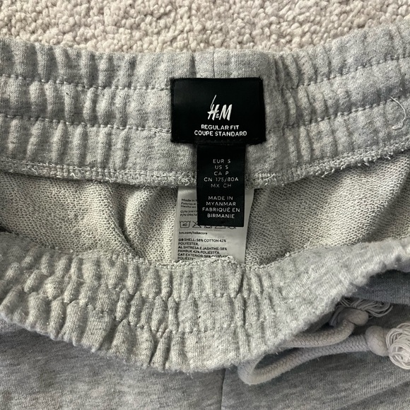 Small gray shorts H&M - Picture 3 of 4